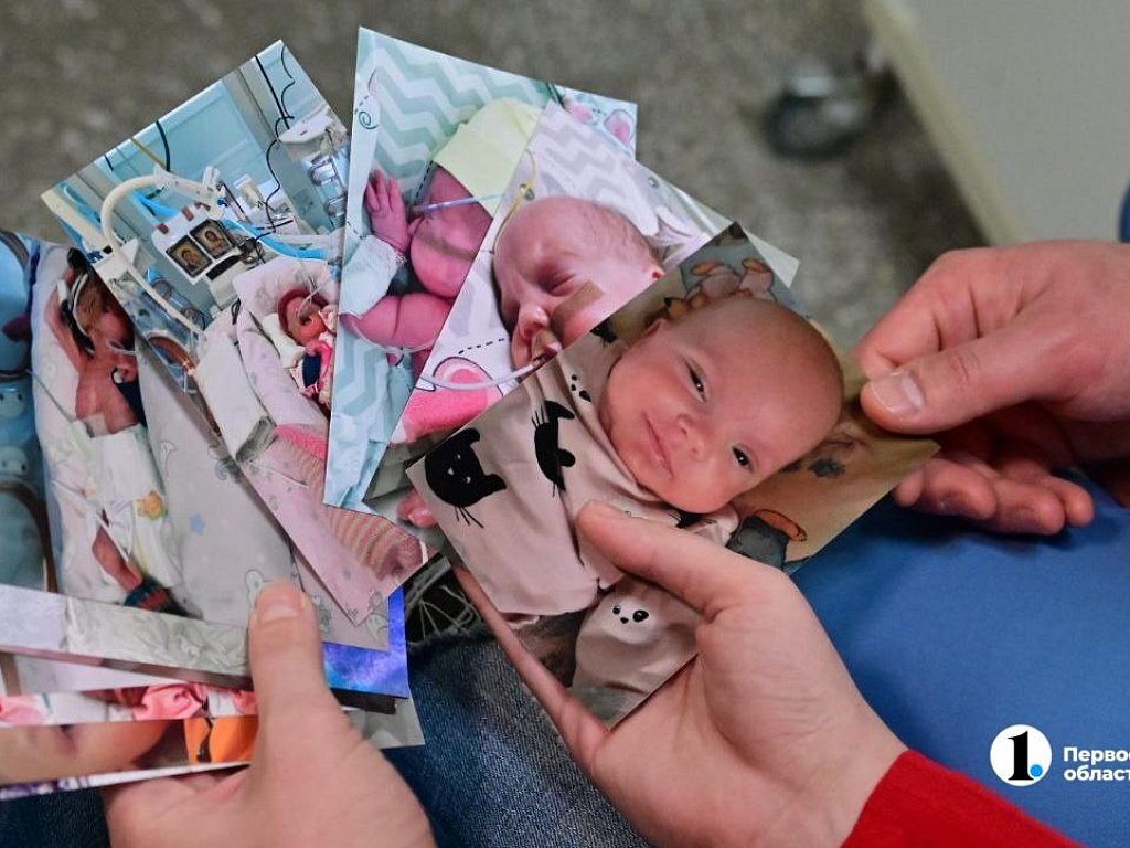 Медики оказывают помощь. Доктор спас девочку. Девочку которую избили в ингушетии. Фото челябинского мамочки. Фото челябинского мамочки.