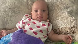 «Была комочком, а теперь человечище!» Челябинские врачи спасли девочку, весившую полкило
