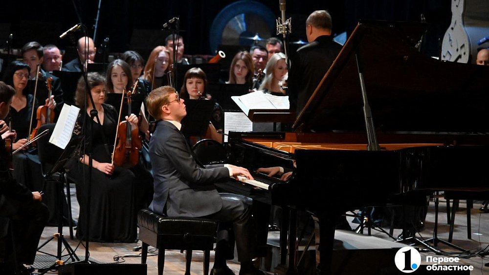 Незрячий пианист Олег Аккуратов представит новую программу в Челябинской филармонии