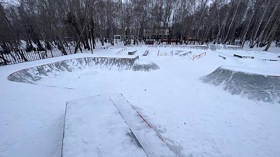 В Челябинске построили первую бетонную чашу для скейтбординга