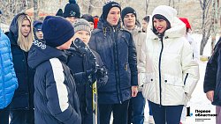 Ученикам челябинской школы № 104 подарили станок для заточки коньков