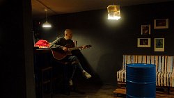 В Челябинске открылся секретный бар «Своими руками»