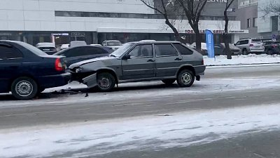 В Челябинске массовая авария в центре города