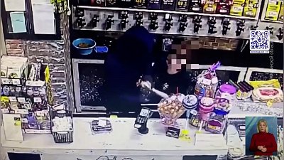 Грабитель напал на продавца с ножом