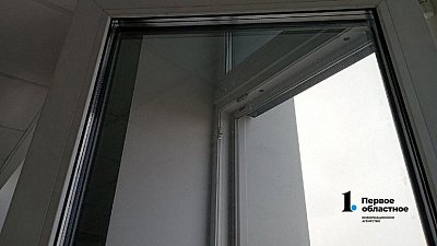 В Челябинске мужчина погиб, выпав из окна многоэтажки