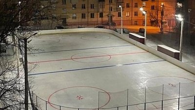 Жители Сатки просят отменить проведение хоккейных матчей на придворовой площадке