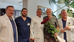 Известный челябинский хирург прооперировал пациента в свой юбилей