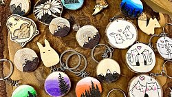 В Челябинской области мастерица дарит вторую жизнь выброшенным новогодним елкам