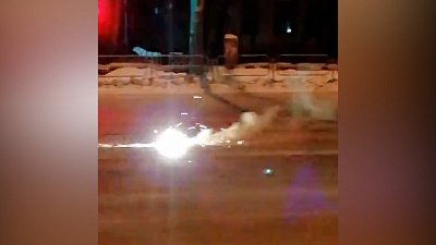 В Челябинске искрящиеся рельсы попали на видео