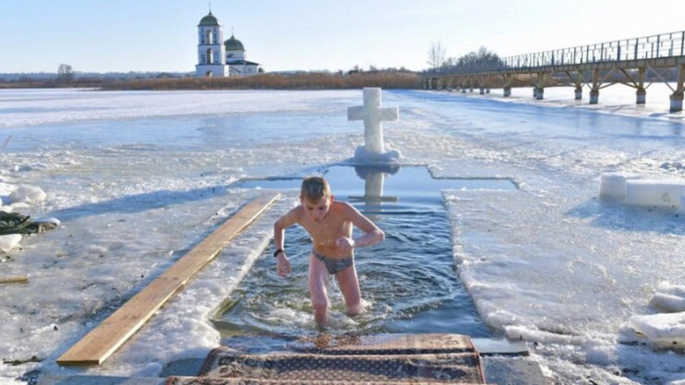 Детей до семи лет не следует окунать в прорубь