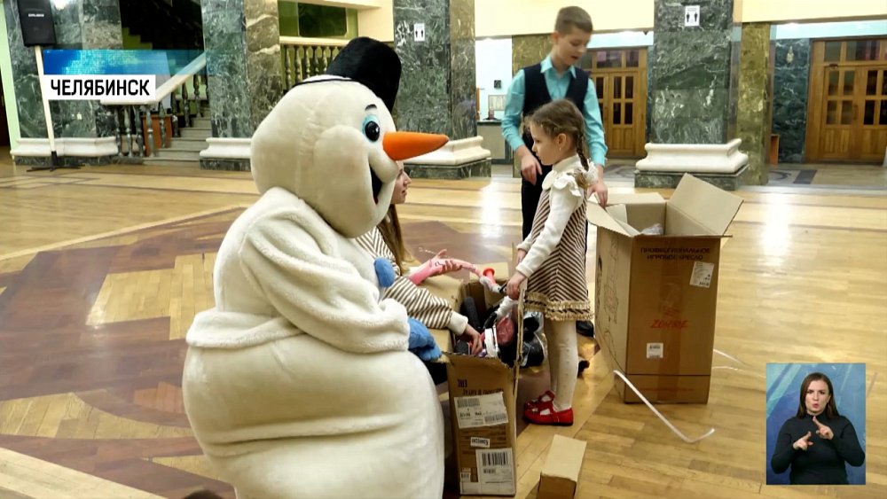 Сотрудники ОТВ стали снеговиками-добряками