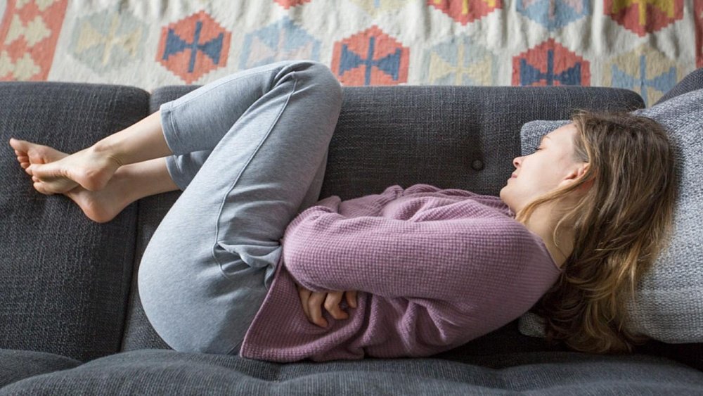 Такая боль в животе сигнализирует о проблемах с женским здоровьем