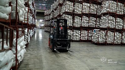 Челябинская таможня передала в социальные центры 40 тонн сахара