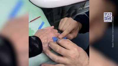 Пенсионерке сняли украшение с пальца