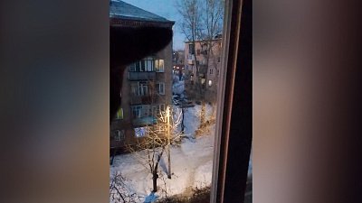 Огромную сосульку на доме сняли на видео в Челябинске