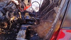 В Челябинской области подожгли автомобиль возле храма