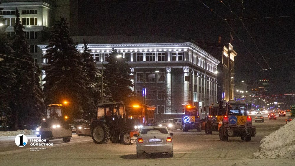 Наталья Котова поручила очистить от снега и льда территории около ТРК в Челябинске