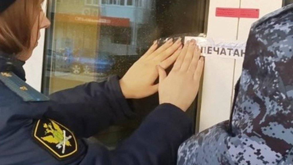 В Челябинске приставы на два месяца закрыли кафе из‑за вспышки гепатита А