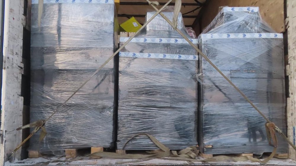 Челябинские таможенники остановили перевозку двух тонн контрафактных табачных стиков