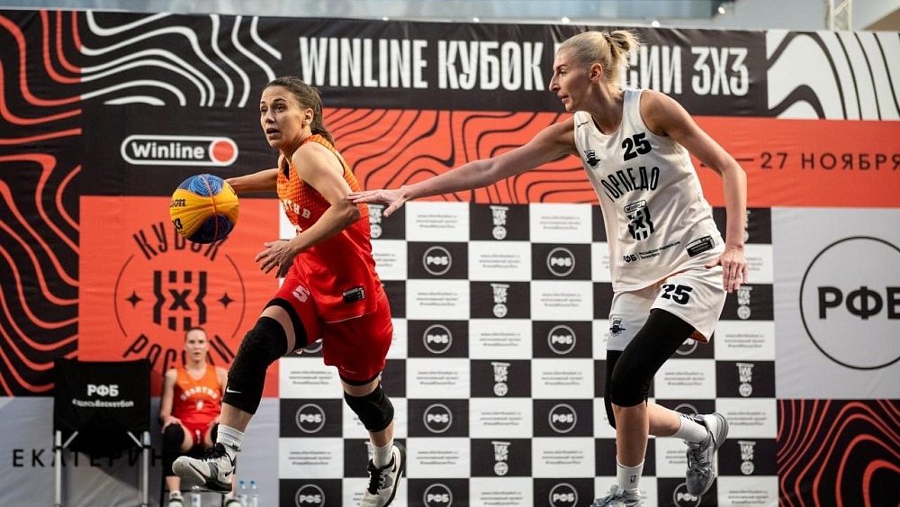 Челябинские баскетбольные клубы «Курчатов» и «Позитив» выступили на турнирах в Екатеринбурге