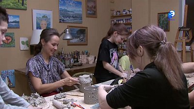 Миасская художница раскрывает секреты керамики