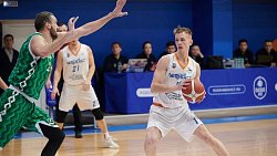 Баскетбольный клуб «Челбаскет» одержал пятую победу подряд и поднялся на вторую строчку в Высшей лиге