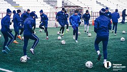 Футболисты «Челябинска» провели открытую тренировку после двухмесячного отпуска