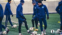 Футболисты «Челябинска» провели открытую тренировку после двухмесячного отпуска