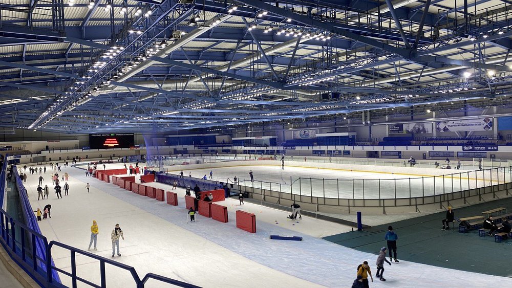 В Челябинске прошла «Студенческая спортивная ночь» на коньках