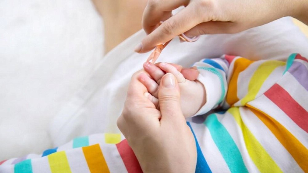 Как правильно стричь ногти детям