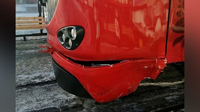 Авария с трамваем в Златоусте попала на видео