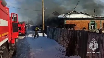 В Троицке вспыхнул частный жилой дом