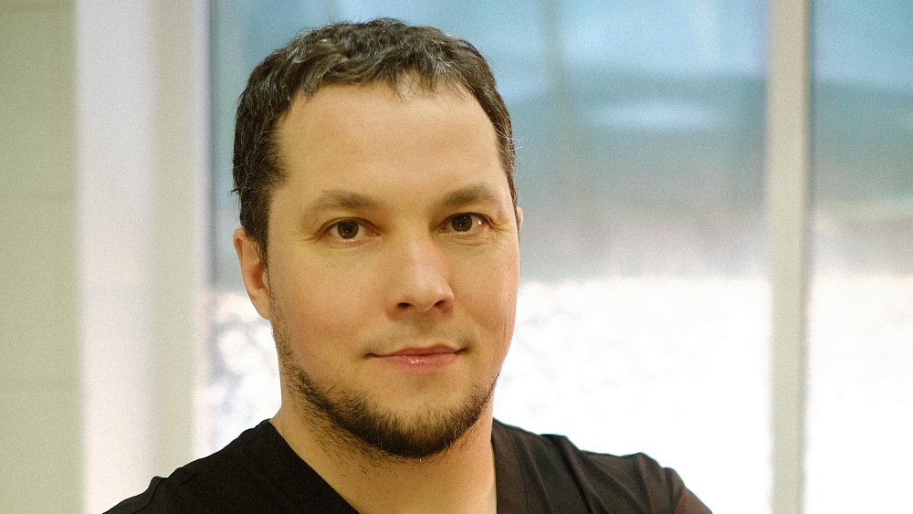 Пластический хирург Игорь Васильев: «Возраст выдают не только морщинки»