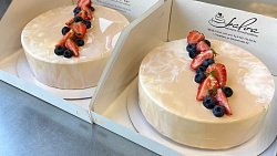 «Это физически сложно»: семейная пара из Снежинска освоила секреты кондитерского дела