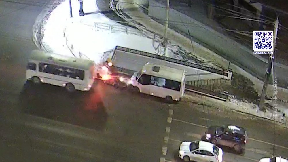 Маршрутка с пассажирами влетела в столб