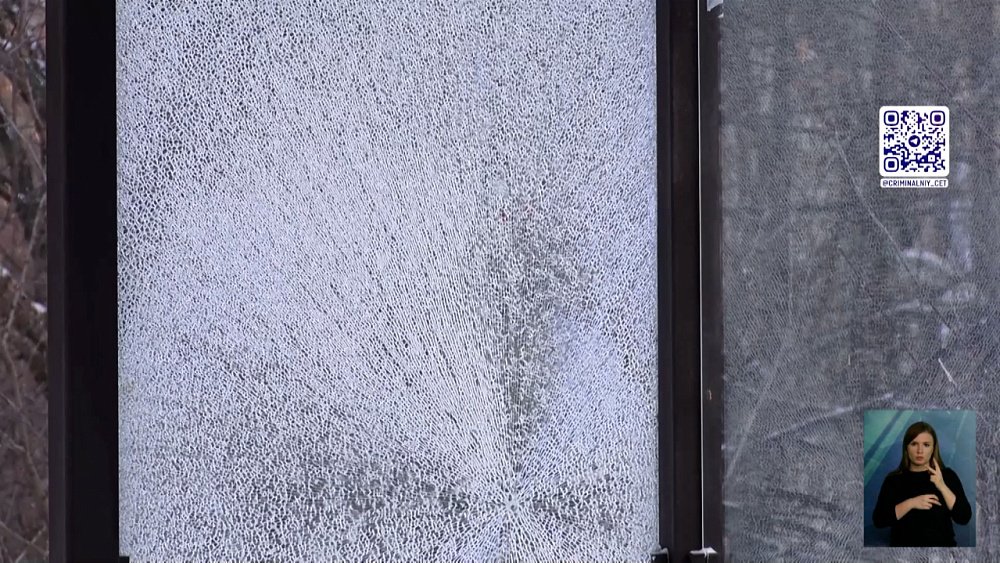 Вандалы разбили остановки в Златоусте