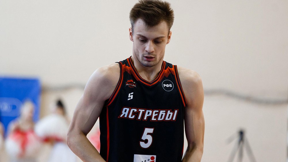 Баскетбольный клуб «Металлург» подписал контракт с разыгрывающим Артемом Лимоновым