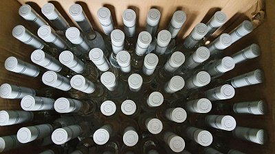 Нелегальные алкоголь и сигареты на сумму свыше миллиона рублей изъяли в Челябинской области