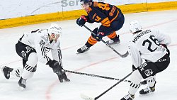 Хоккеисты «Металлурга» вырвали победу в южноуральском дерби у «Трактора» в чемпионате КХЛ