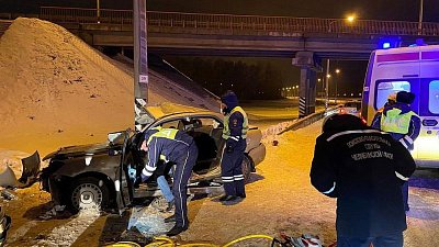 В Челябинской области пассажирку зажало в автомобиле после аварии