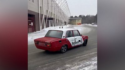 Челябинцы жалуются на дрифтеров в центре города