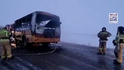 Машина влетела в столб электроопоры