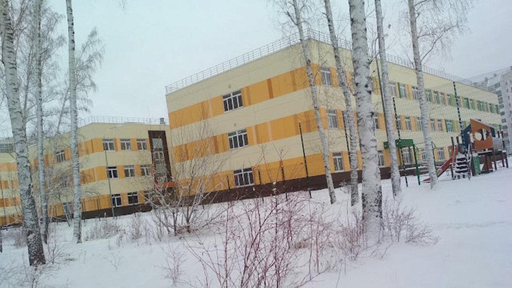 Подростки устроили драку в образовательном центре № 5 в Челябинске