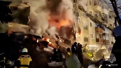 В Новосибирске подъезд многоквартирного дома обрушился после взрыва бытового газа