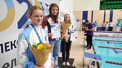 Александр Попов открыл всероссийские соревнования по плаванию в Челябинске