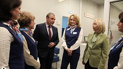 Ирина Гехт оценила первый в Челябинске кадровый центр «Работа России»