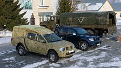 Депутаты Заксобрания Челябинской области передали чебаркульским танкистам два внедорожника