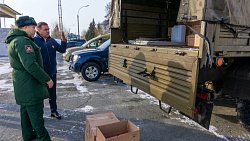 Депутаты Заксобрания Челябинской области передали чебаркульским танкистам два внедорожника