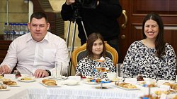 Губернатор Челябинской области встретился с победившими рак детьми