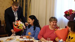 Губернатор Челябинской области встретился с победившими рак детьми